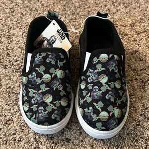 Disney shoes size 7 in toddler.